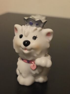 Little People White Royal Cat Wearing Crown And Pink Collar